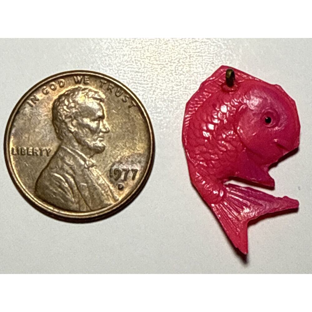 Vintage Bright Pinkโ Fish Cracker Jack Celluloid Charm 1A